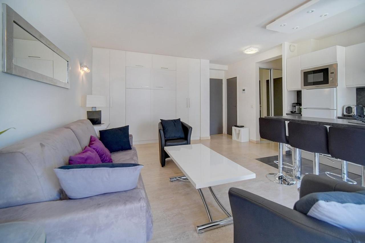 Immogroom - 5 Min From - Terrace - Ac - Parking Appartement